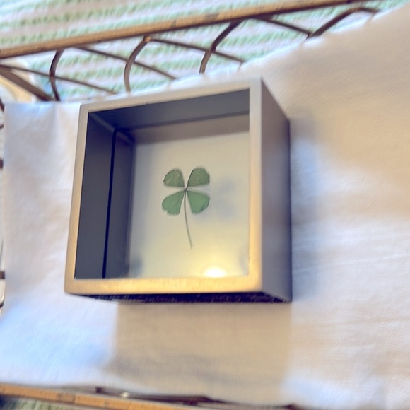 Modern Framed Four-Leaf Clover Lucky Glass Silver Steel Art Naturalism - Picture 2 of 3